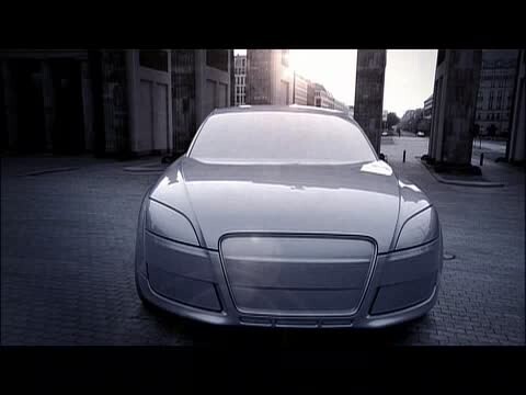Audi TT w rozmiarze XXL przed Allianz Arena w Monachium