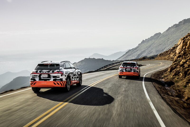 Przejęcie kontroli: Prototyp Audi e-tron - test rekuperacji