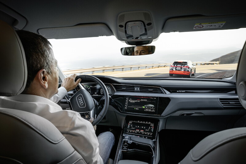 Przejęcie kontroli: Prototyp Audi e-tron - test rekuperacji