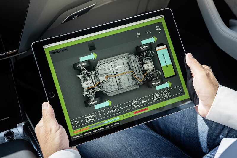 Przejęcie kontroli: Prototyp Audi e-tron - test rekuperacji