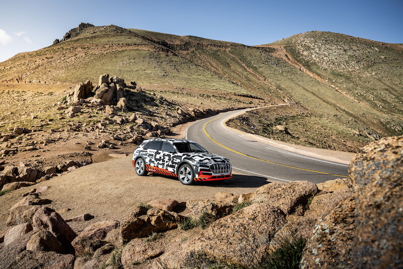 Przejęcie kontroli: Prototyp Audi e-tron - test rekuperacji