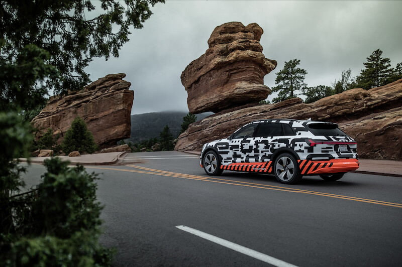 Przejęcie kontroli: Prototyp Audi e-tron - test rekuperacji