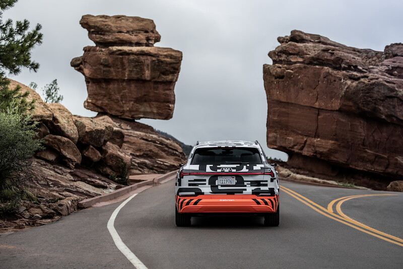 Przejęcie kontroli: Prototyp Audi e-tron - test rekuperacji