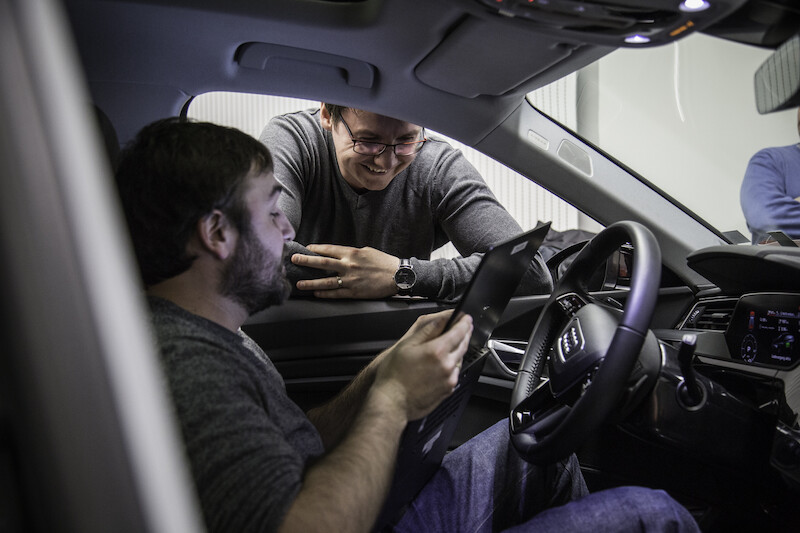 Audi promuje standard EEBUS służący do inteligentnego łączenia samochodów elektrycznych z budynkami