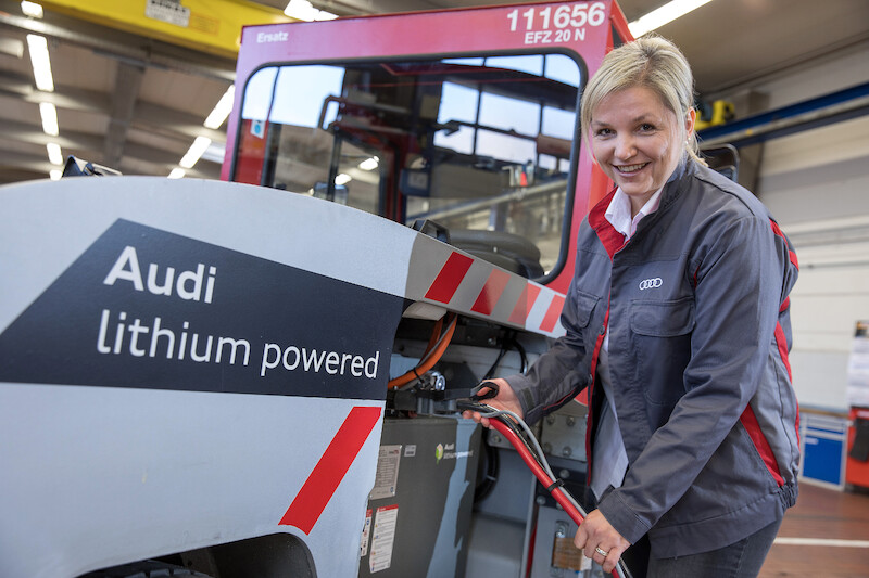 Audi instaluje używane akumulatory litowo-jonowe w pojazdach użytkowych poruszających się po terenie fabryki