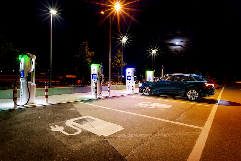 Dziesięć państw w 24 godziny: Audi e-tron w drodze