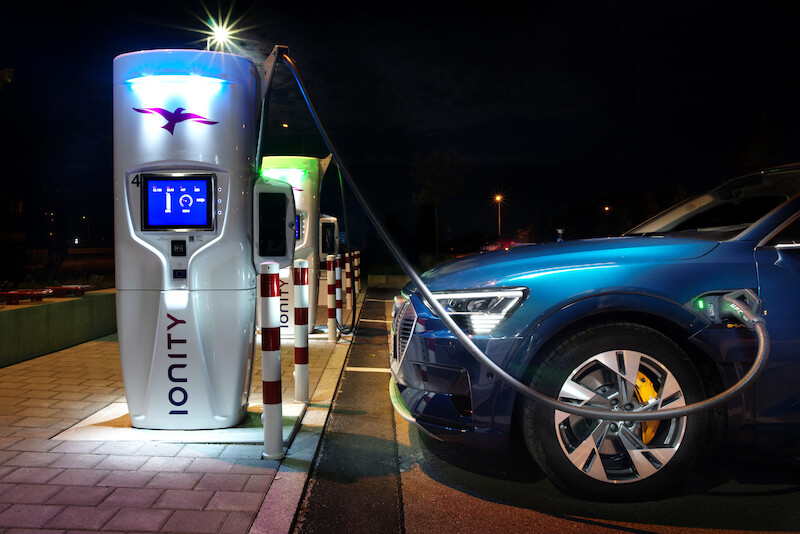 Dziesięć państw w 24 godziny: Audi e-tron w drodze