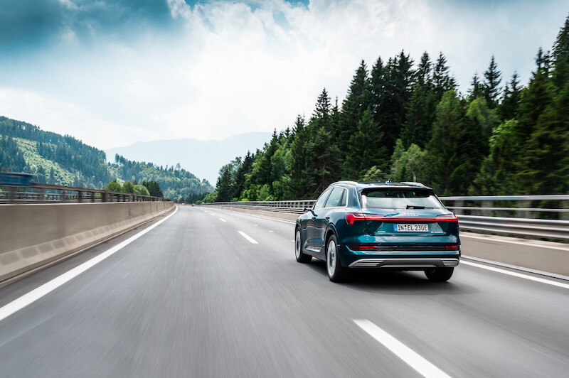 Dziesięć państw w 24 godziny: Audi e-tron w drodze