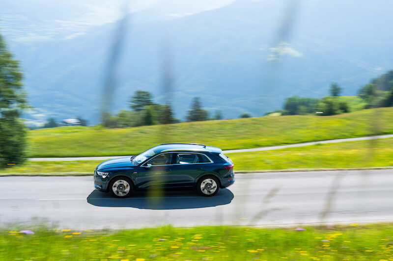 Dziesięć państw w 24 godziny: Audi e-tron w drodze