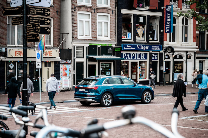 Dziesięć państw w 24 godziny: Audi e-tron w drodze