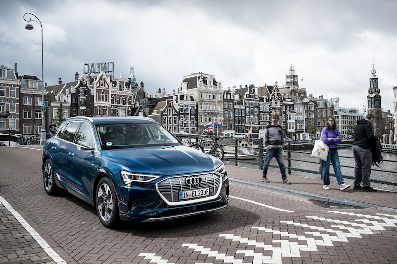 Dziesięć państw w 24 godziny: Audi e-tron w drodze