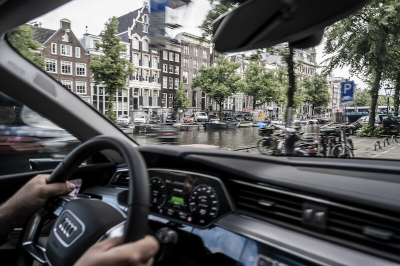 Dziesięć państw w 24 godziny: Audi e-tron w drodze