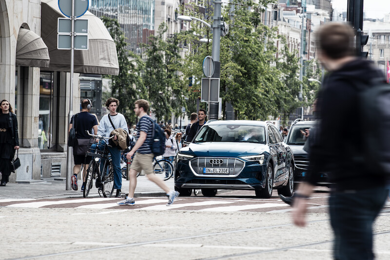 Dziesięć państw w 24 godziny: Audi e-tron w drodze