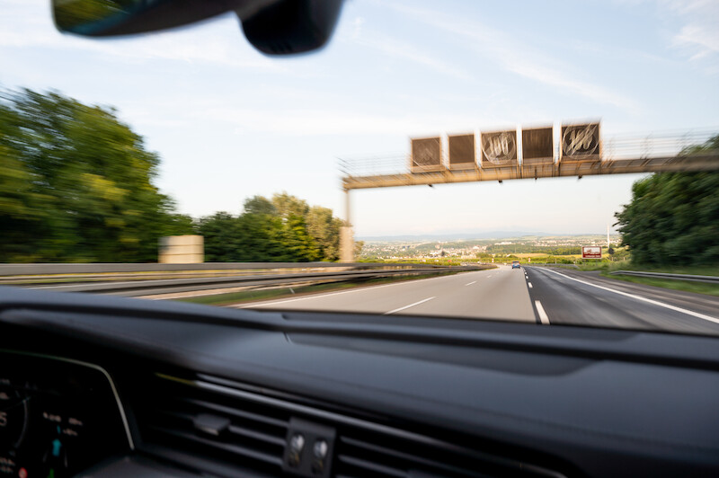 Dziesięć państw w 24 godziny: Audi e-tron w drodze