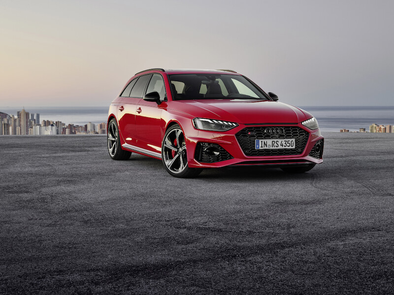 Odświeżenie mocnego kombi: Nowe Audi RS 4 Avant