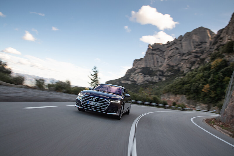 Nowe Audi S8 - ekscytujące osiągi samochodu klasy luksusowej