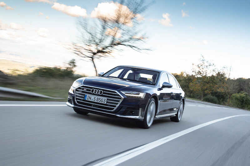 Nowe Audi S8 - ekscytujące osiągi samochodu klasy luksusowej
