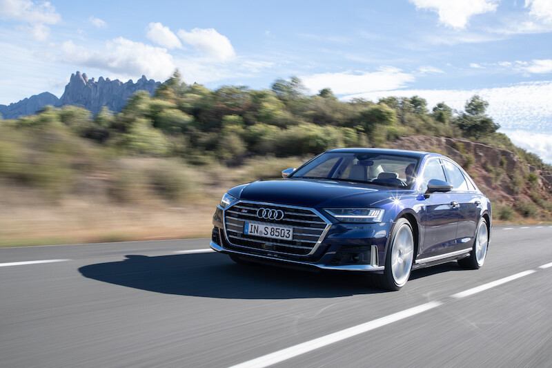 Nowe Audi S8 - ekscytujące osiągi samochodu klasy luksusowej