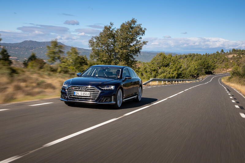 Nowe Audi S8 - ekscytujące osiągi samochodu klasy luksusowej