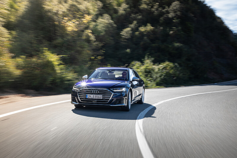 Nowe Audi S8 - ekscytujące osiągi samochodu klasy luksusowej