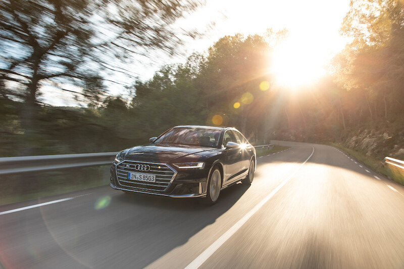 Nowe Audi S8 - ekscytujące osiągi samochodu klasy luksusowej
