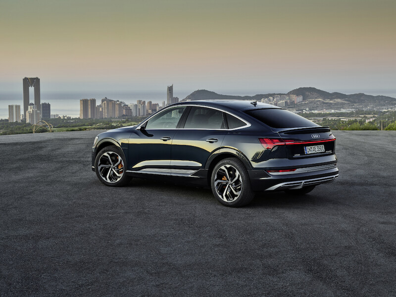 SUV coupé z rodziny pojazdów e-tron: Audi e-tron Sportback