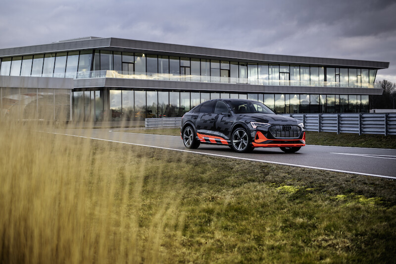 Dynamiczne, zwinne i elektryczne: Audi przedstawia koncepcję napędu dla modeli e-tron S