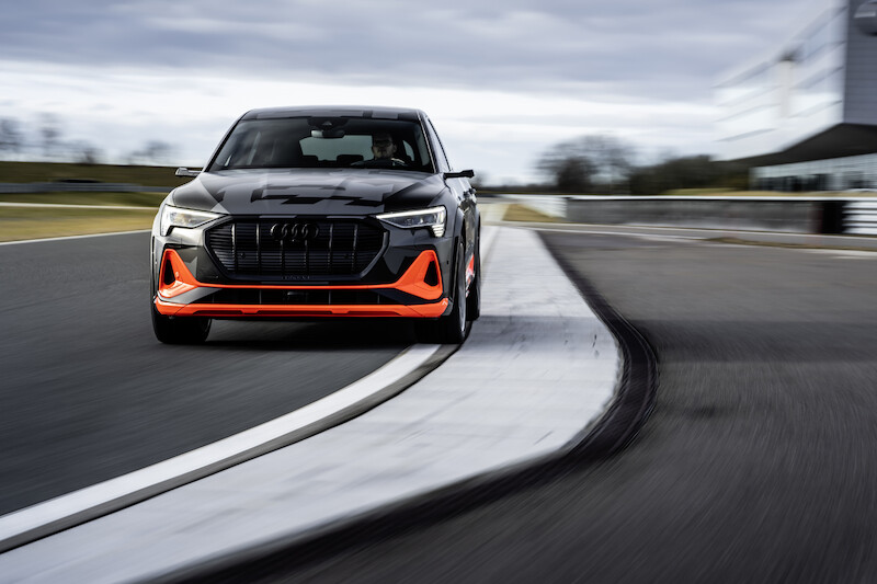 Dynamiczne, zwinne i elektryczne: Audi przedstawia koncepcję napędu dla modeli e-tron S