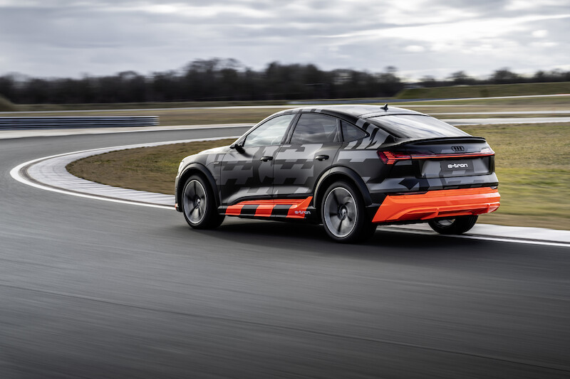 Dynamiczne, zwinne i elektryczne: Audi przedstawia koncepcję napędu dla modeli e-tron S