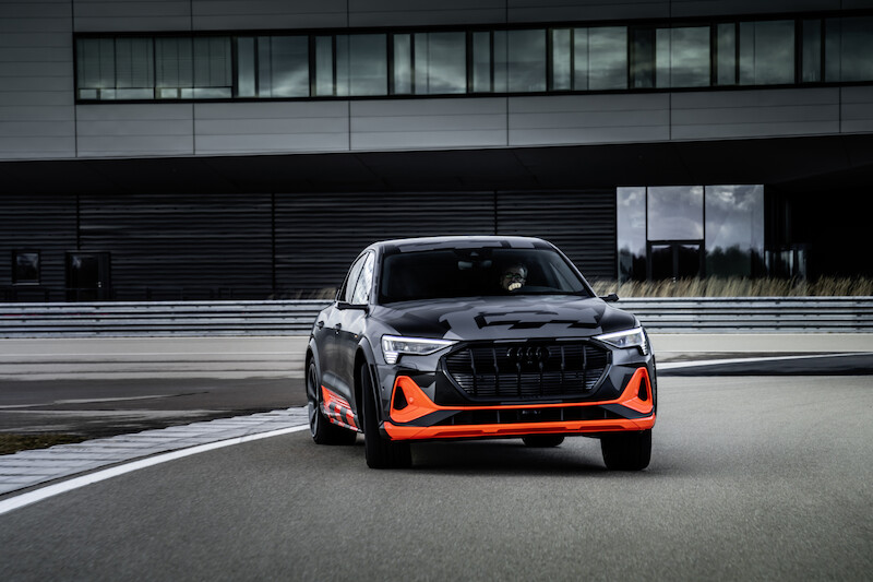 Dynamiczne, zwinne i elektryczne: Audi przedstawia koncepcję napędu dla modeli e-tron S