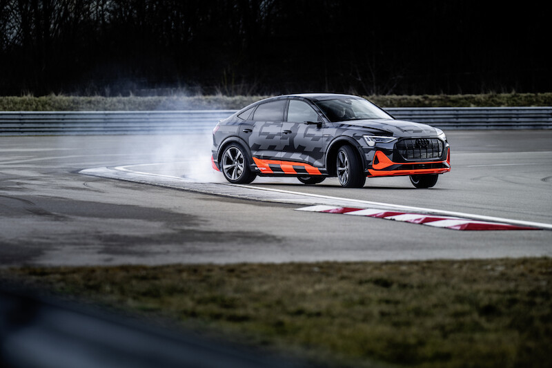 Dynamiczne, zwinne i elektryczne: Audi przedstawia koncepcję napędu dla modeli e-tron S