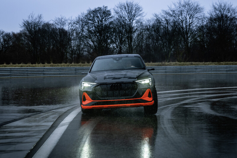 Dynamiczne, zwinne i elektryczne: Audi przedstawia koncepcję napędu dla modeli e-tron S