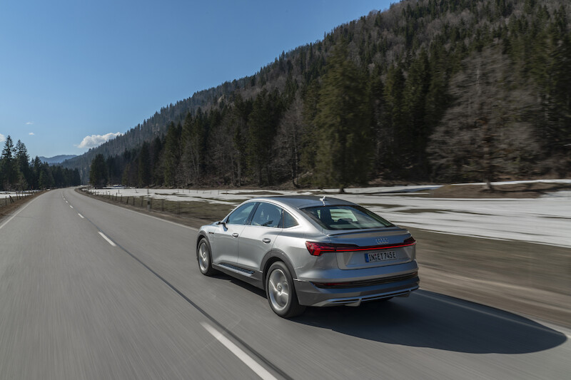 SUV coupé uzupełnia rodzinę pojazdów e-tron: Audi e-tron Sportback