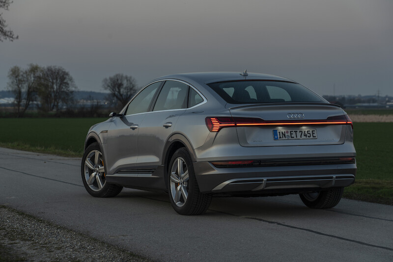 SUV coupé uzupełnia rodzinę pojazdów e-tron: Audi e-tron Sportback