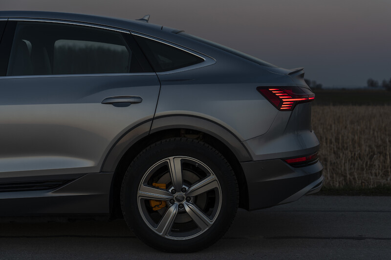 SUV coupé uzupełnia rodzinę pojazdów e-tron: Audi e-tron Sportback