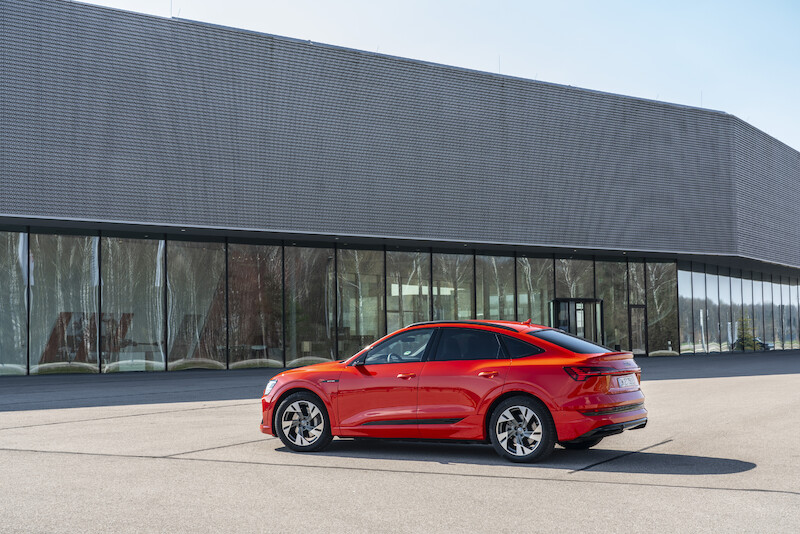 SUV coupé uzupełnia rodzinę pojazdów e-tron: Audi e-tron Sportback