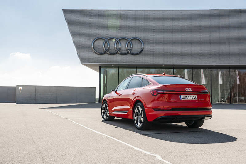 SUV coupé uzupełnia rodzinę pojazdów e-tron: Audi e-tron Sportback