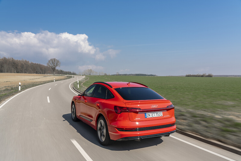 SUV coupé uzupełnia rodzinę pojazdów e-tron: Audi e-tron Sportback