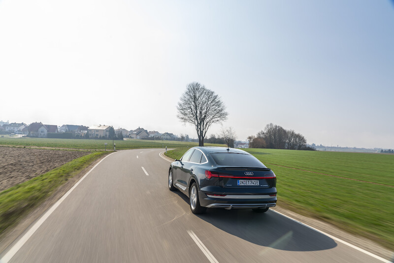 SUV coupé uzupełnia rodzinę pojazdów e-tron: Audi e-tron Sportback