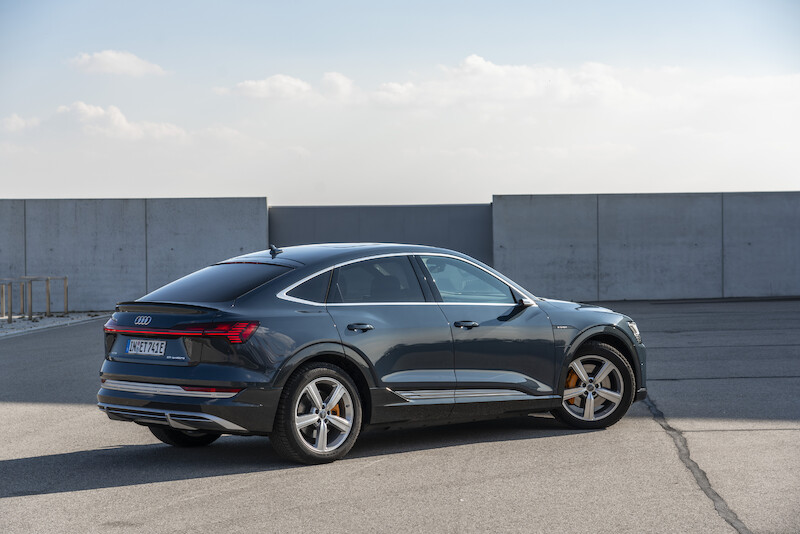 SUV coupé uzupełnia rodzinę pojazdów e-tron: Audi e-tron Sportback