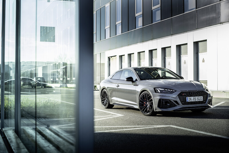 Czysta dynamika w nowej odsłonie: Audi RS 5 Coupé i Audi RS 5 Sportback