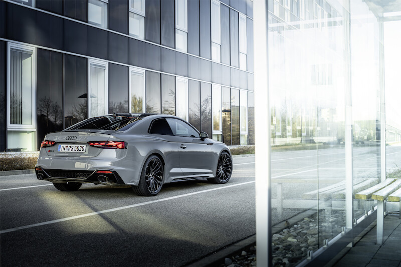 Czysta dynamika w nowej odsłonie: Audi RS 5 Coupé i Audi RS 5 Sportback