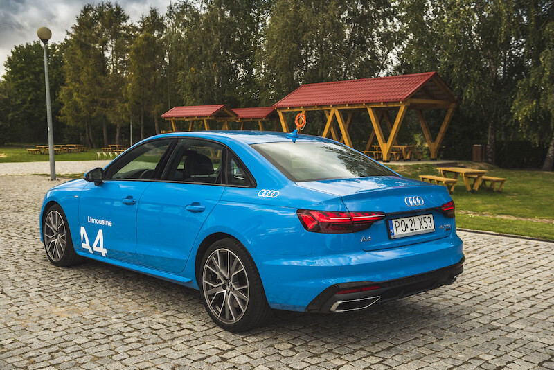 Audi A4 Limousine