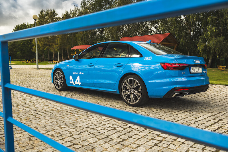 Audi A4 Limousine