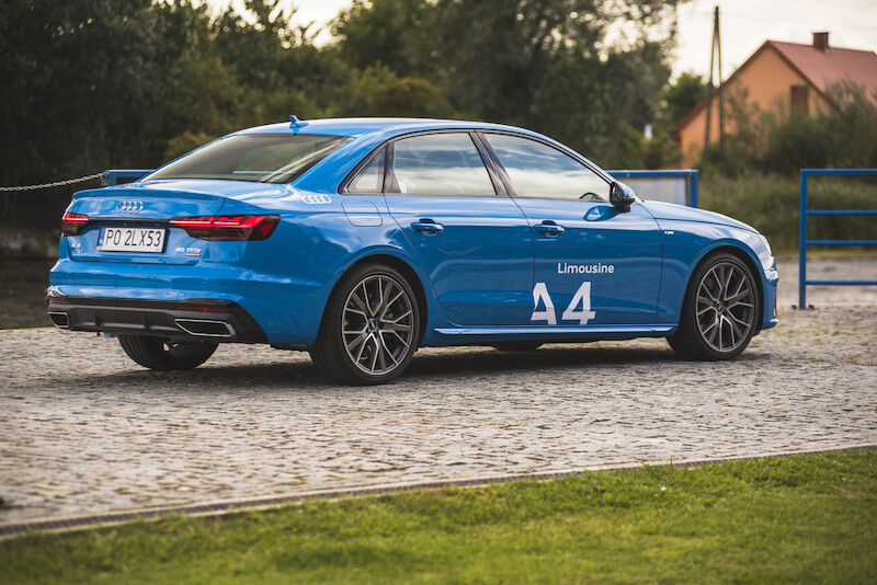 Audi A4 Limousine