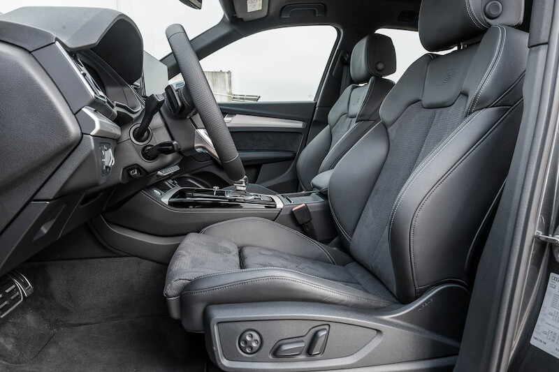 Audi Q5 - interior