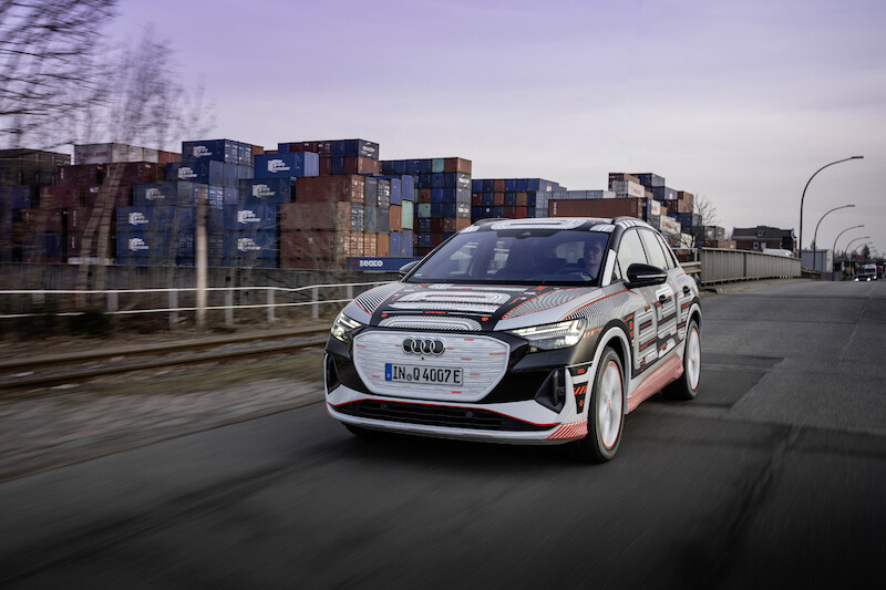Nowy wymiar mobilności elektrycznej: Audi Q4 e-tron wyznacza standardy w zakresie wnętrza i systemów obsługi