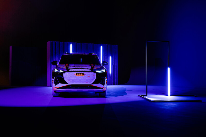 Nowy wymiar mobilności elektrycznej: Audi Q4 e-tron wyznacza standardy w zakresie wnętrza i systemów obsługi