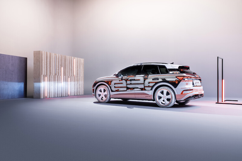 Nowy wymiar mobilności elektrycznej: Audi Q4 e-tron wyznacza standardy w zakresie wnętrza i systemów obsługi