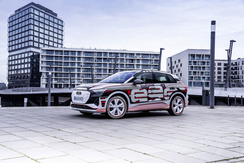Nowy wymiar mobilności elektrycznej: Audi Q4 e-tron wyznacza standardy w zakresie wnętrza i systemów obsługi